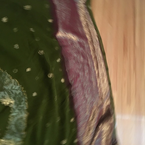 Sari - Picture 2 of 3